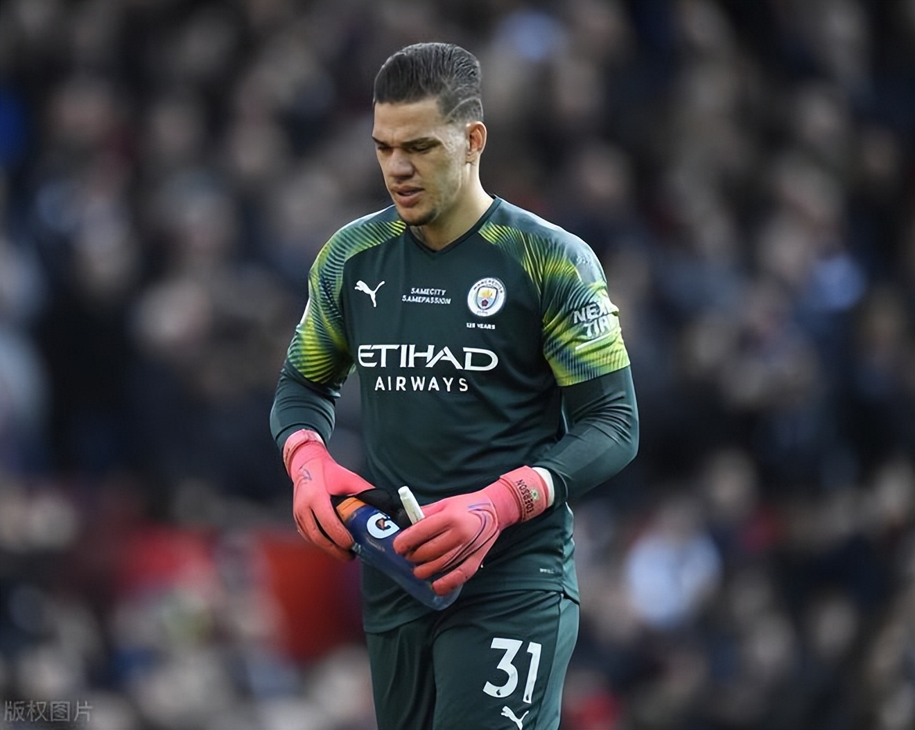 德赫亚埃德森阿利松哪个更厉害,埃德森和阿利松谁是巴西主力门将