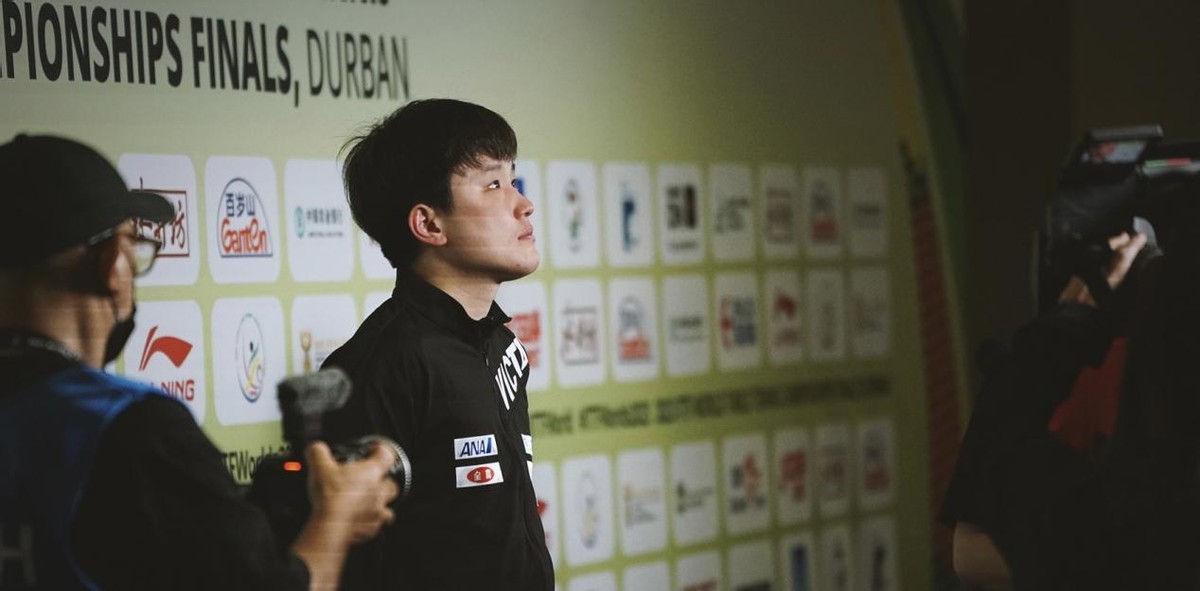 梁靖崑张本智和赛后采访,张本智和赛后采访哭了视频