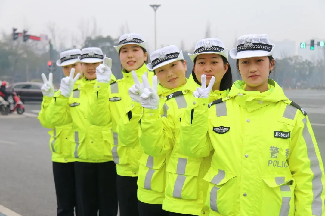 春风如你熠熠芳华,致敬了不起的她春风十里芳华如你