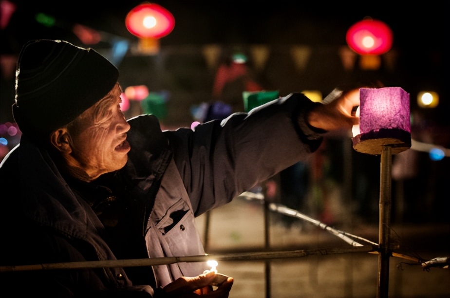 延安传统文化灯笼制作,陕西民间手工木制灯笼