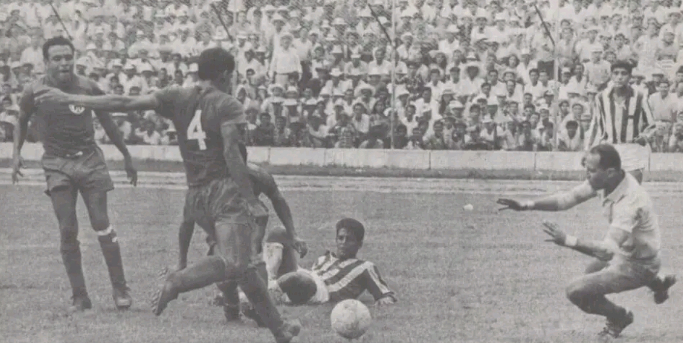 世界杯足球十大暴力冲突,足球世界杯史上最惨烈的比赛