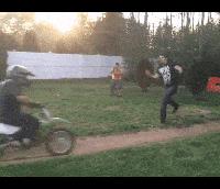 塞进去容易拔出来难,妹子着急死了哈哈哈哈哈哈！真的尴尬啊