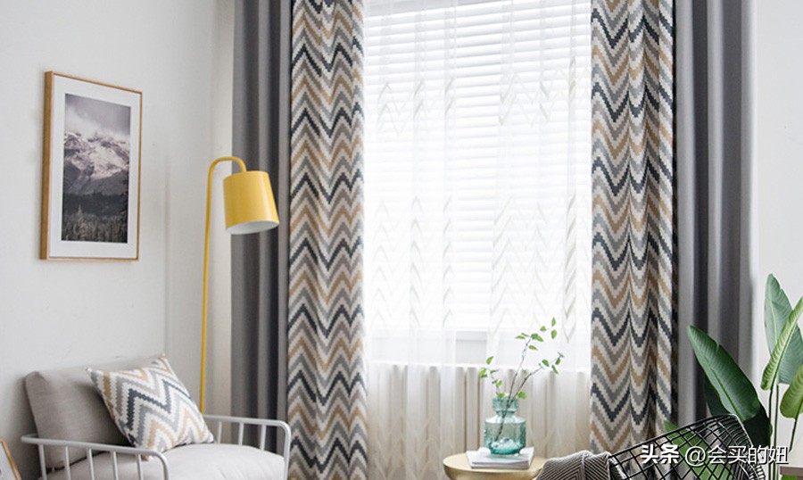 如何选便宜美观实用的窗帘,店铺一般装什么窗帘好看