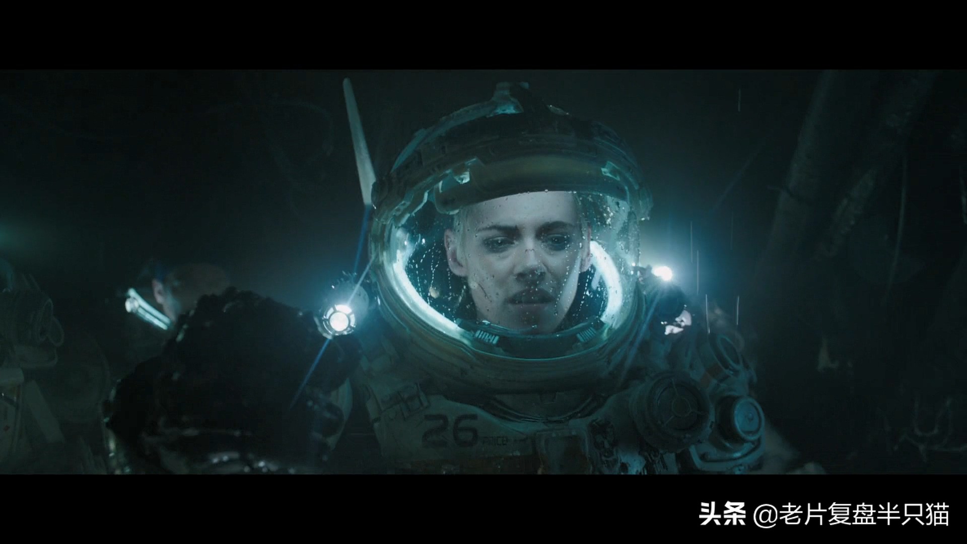 深海电影细思极恐细节,潜入海底一万米深海恐惧症