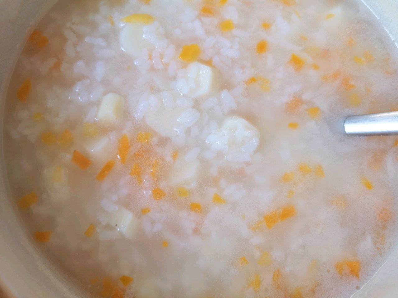 苹果小米胡萝卜山药粥有什么功效,家庭版山药玉米胡萝卜粥做法