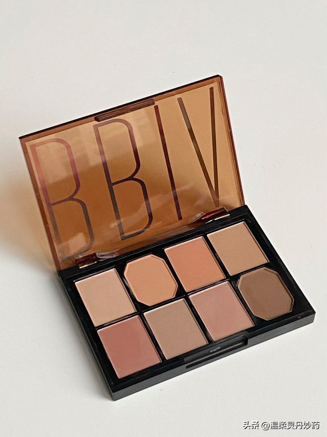 好用的大地色眼影盘推荐平价,眼影盘大地色南瓜色怎么选