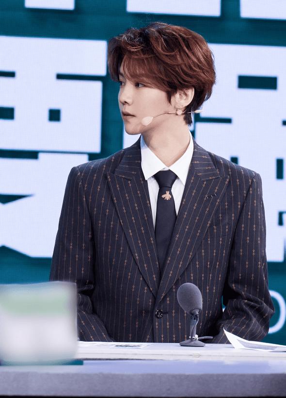 鹿晗关晓彤足球,王思聪谈关晓彤跟鹿晗