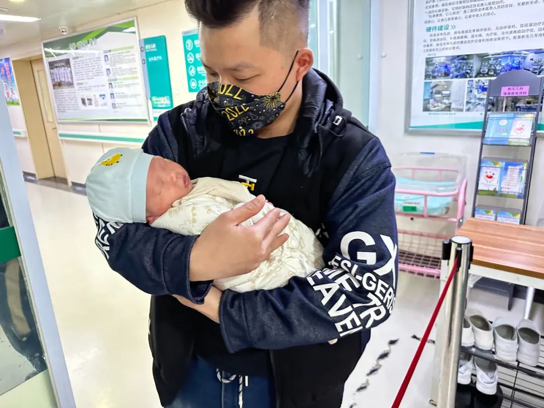 生死时速紧急救护婴儿转院,新生儿败血症休克多久