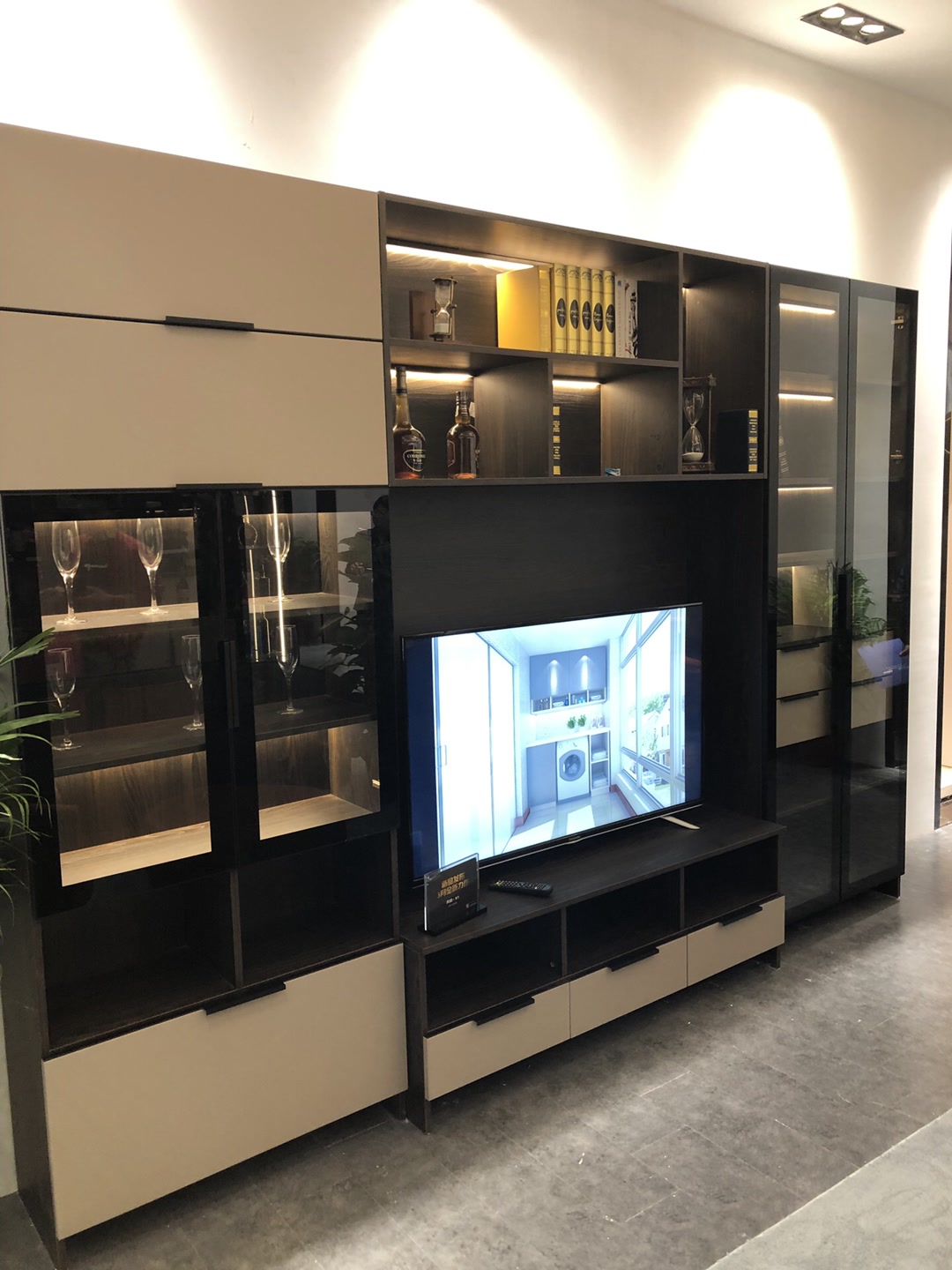 漂亮的电视柜背景墙最新款,7款电视背景墙及电视柜设计