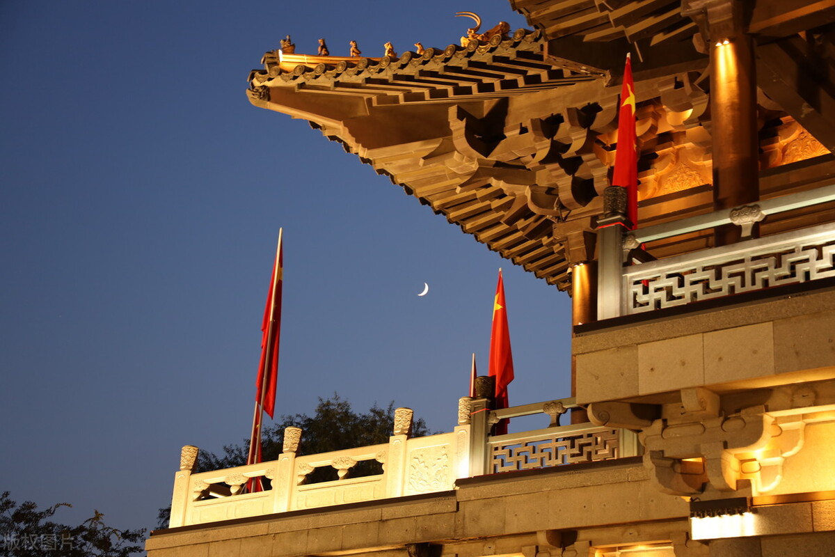 在单位领导批评我怎么办,在单位老被夸