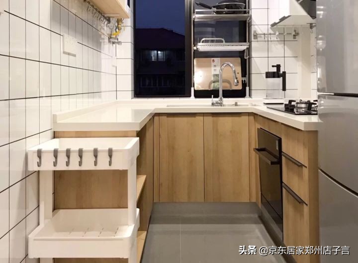 厨房一字型橱柜的样式与布局,两米乘两米的厨房橱柜如何布局