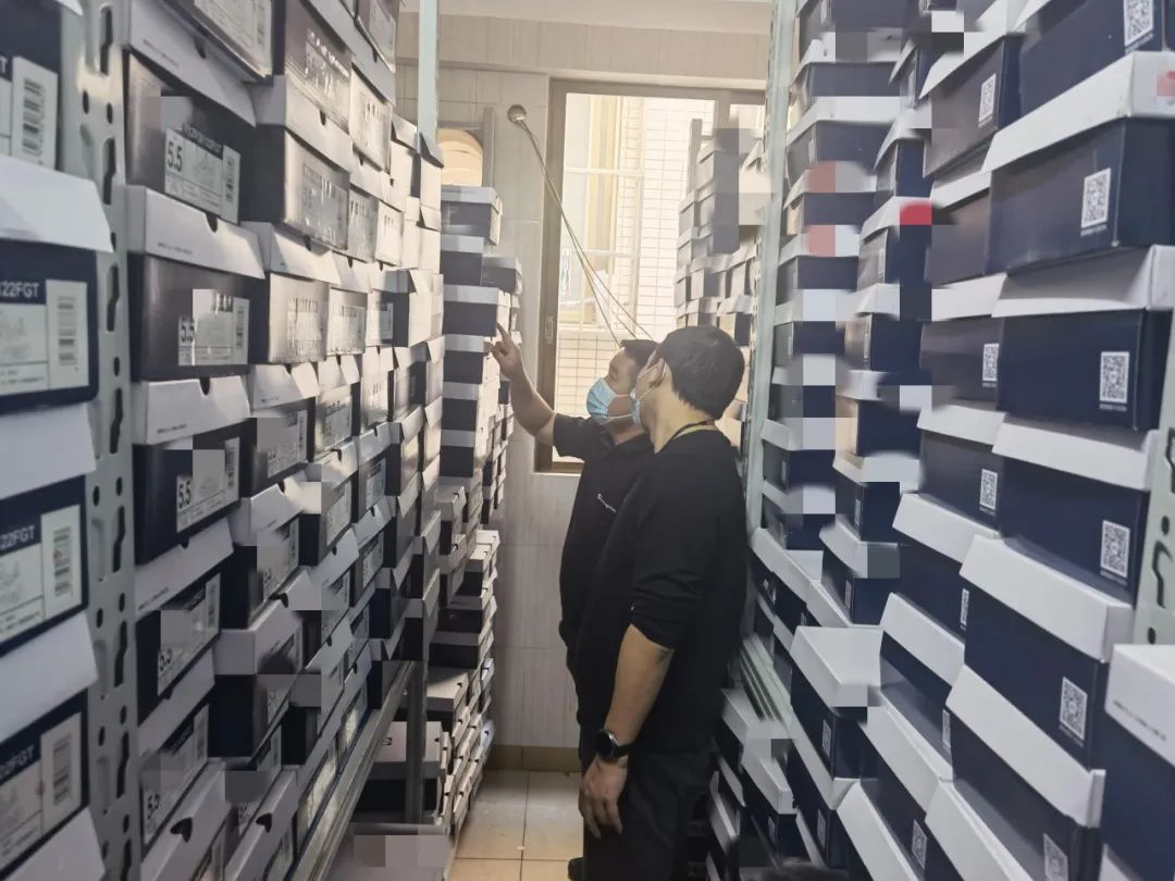 守护万家平安打击恶意欠薪,深圳警方抓获贩卖假冒伪劣运动鞋