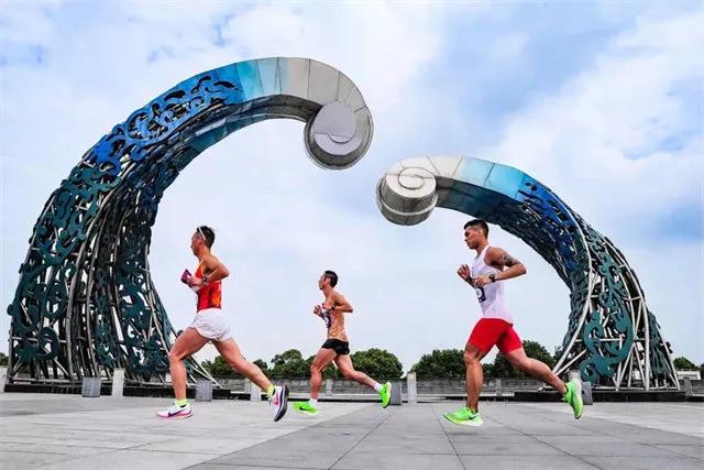 2021年，常州，牛牛牛！什么都挡不住常州奔跑的脚步…