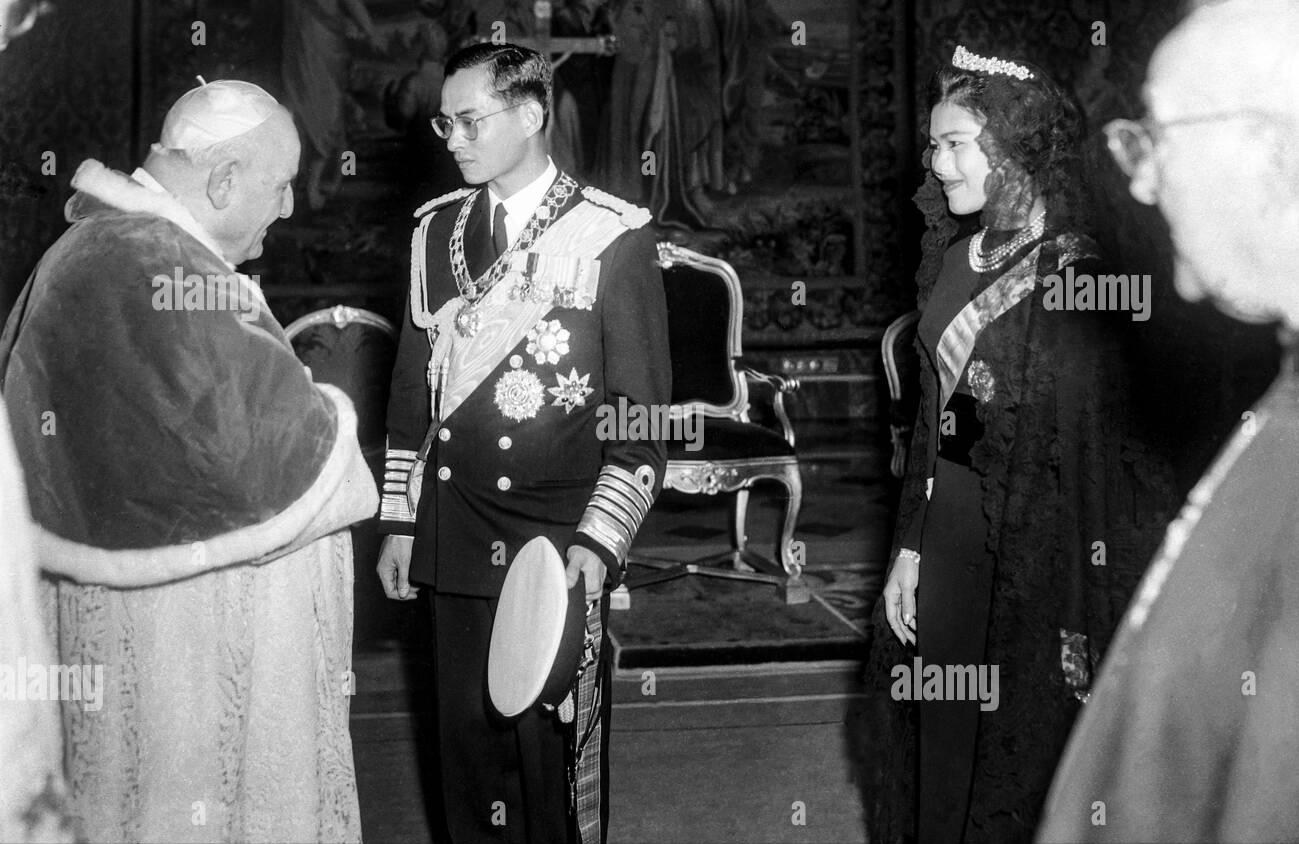 泰国王后诗丽吉钻石王冠,泰国国王皇冠