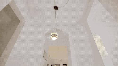 探访100个年轻人的家,居家办公如何克服父母的干扰