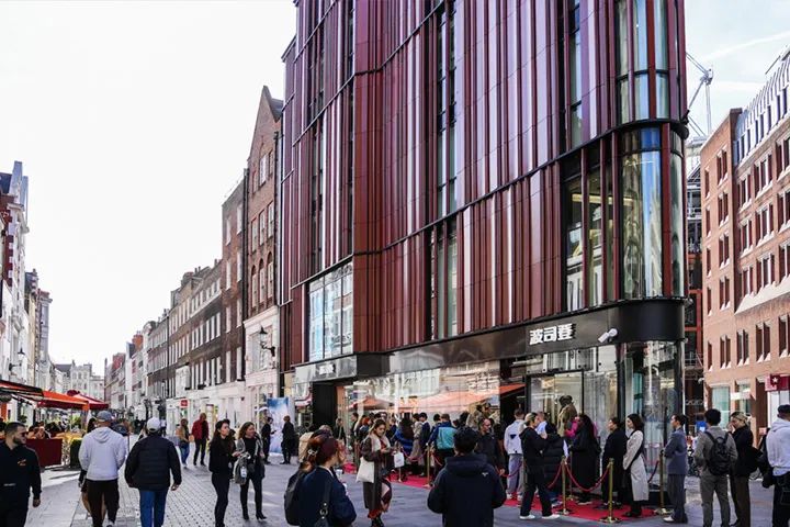 波司登轻装上阵衬衫羽绒服,波司登轻装上阵