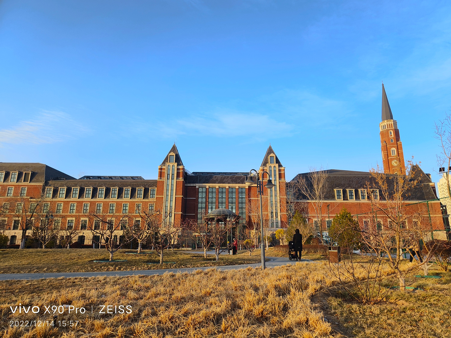 华为mate50和vivox90pro人像对比,华为mate50与vivox90pro拍照对比