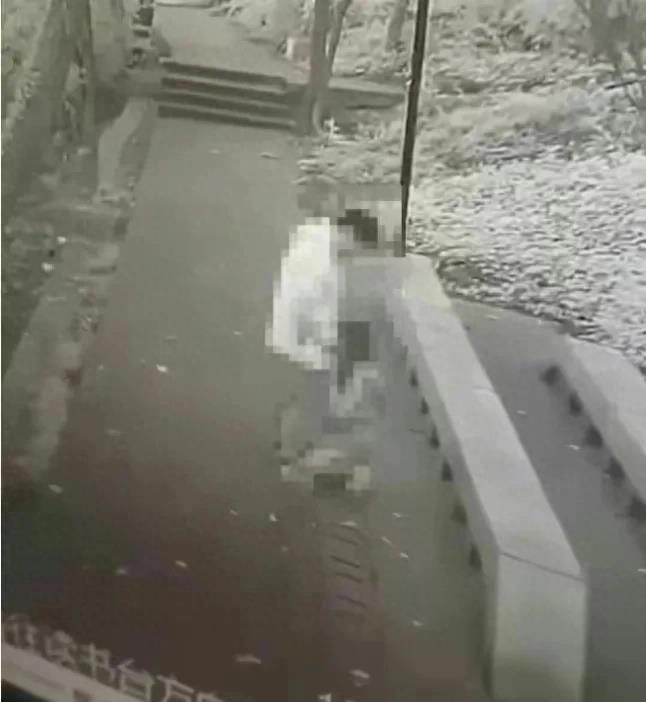 情侣*战野**视频被全程直播，画面不堪入目，常熟防火中心摊上大事！