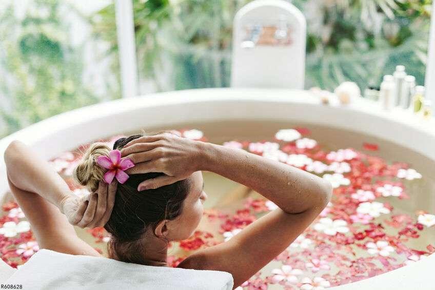 女人泡药浴对身体有什么好处,感冒泡药浴的好处和功效