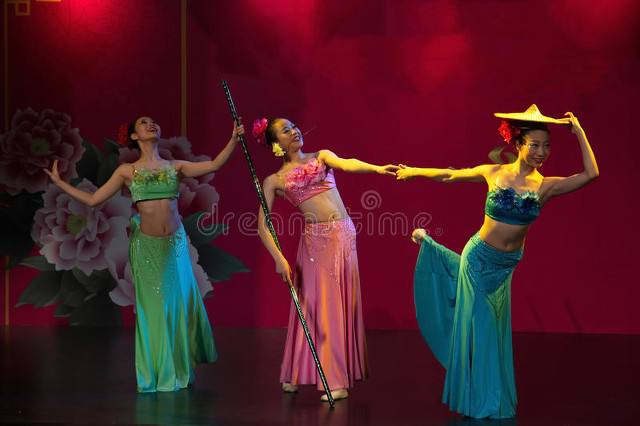 民族特色文化的发展趋势,56个民族里面文化最齐全的有哪些