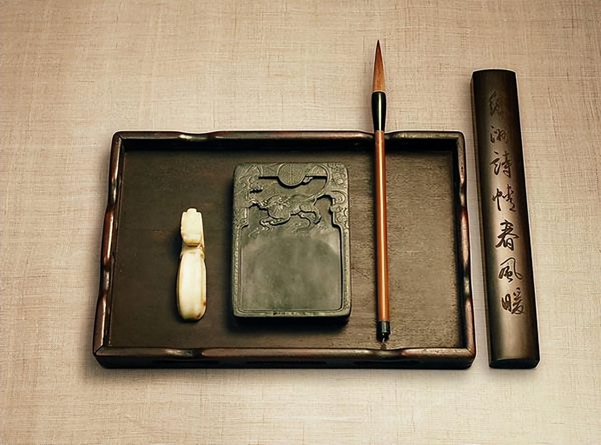 古人文房中，一般都少不了双斗，现代人已经不知道它们是什么东西