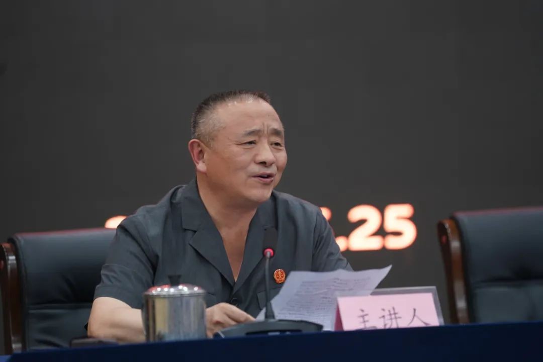 法官手记那些猝不及防的瞬间,法官手记一个故事一盏灯