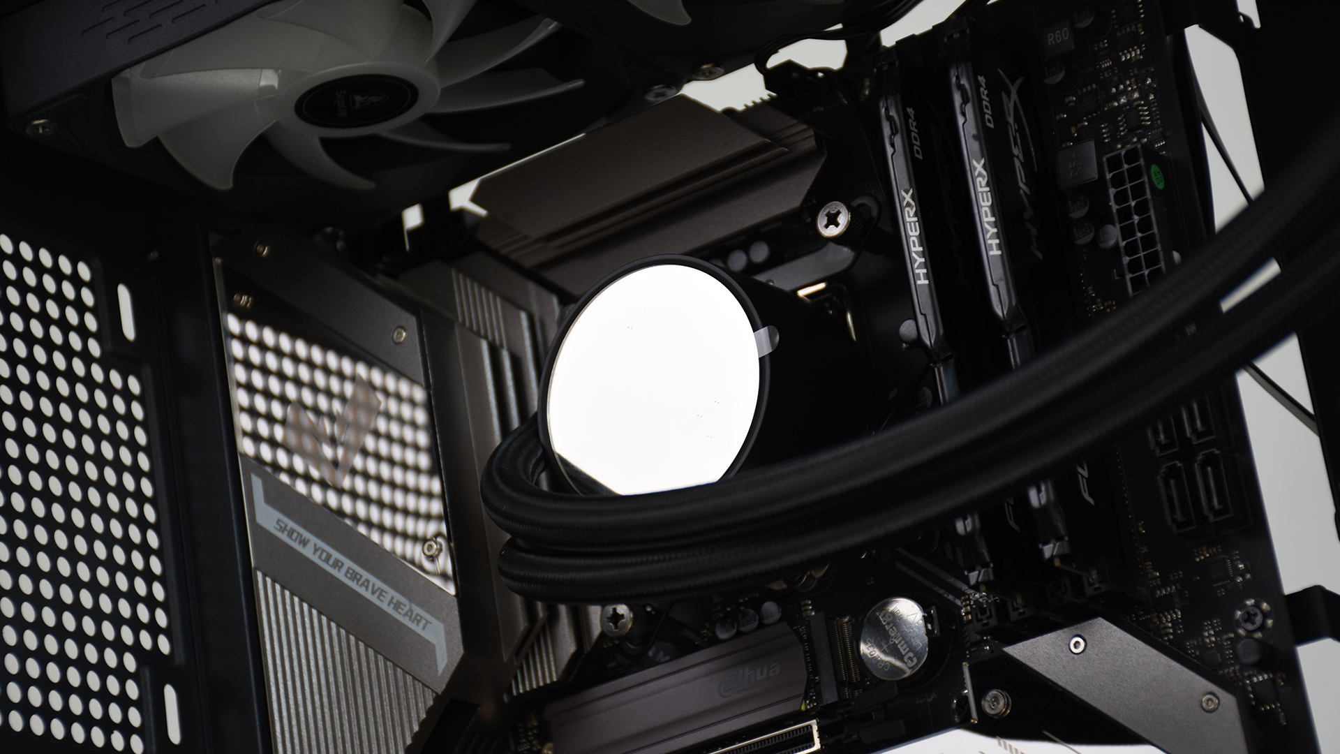 鑫谷御风冰川白机箱,鑫谷昆仑御风机箱安装展示