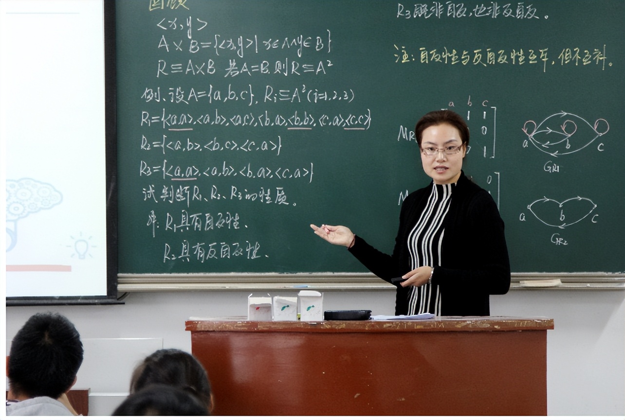 普通家庭报考什么专业好就业,适合普通家庭女孩子报考的专业