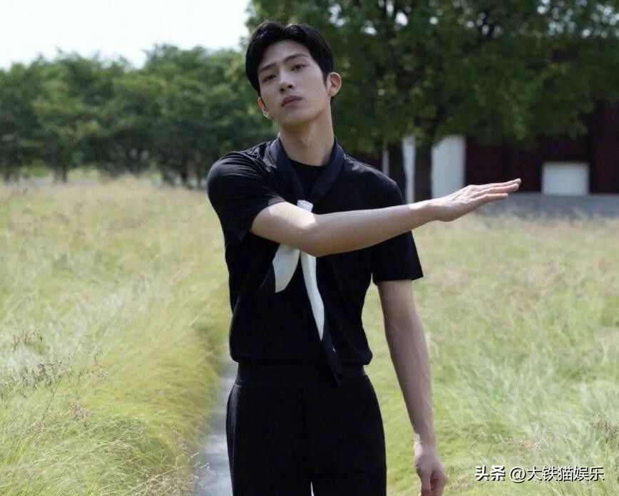 这7位男星的名字取得太好了！一听就是帅哥，还显得特别有文化