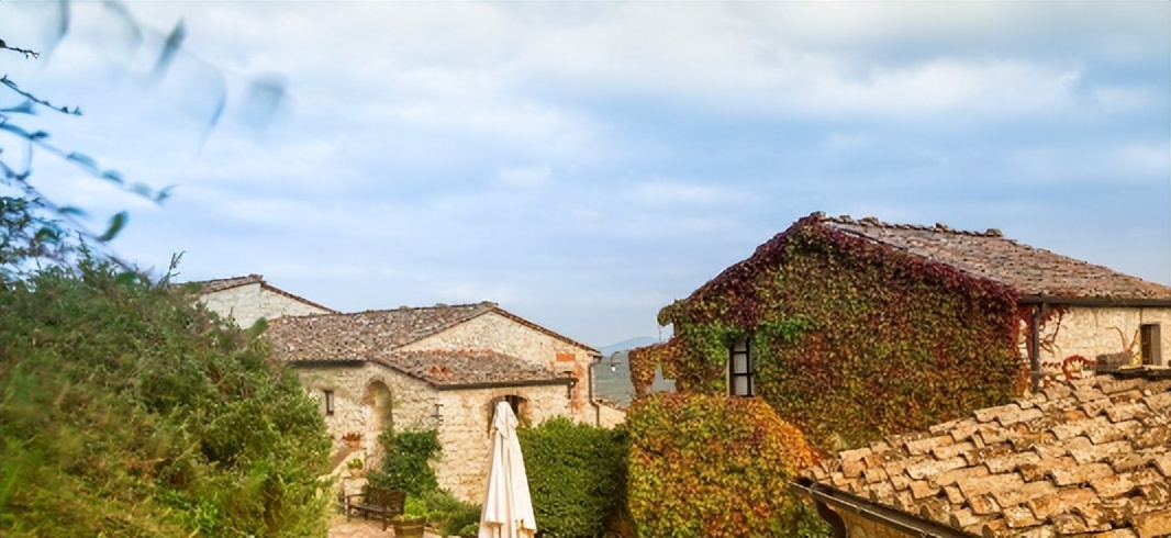 西安女子报团观光九寨沟，回到家之后发现，包里有个“百眼筛”