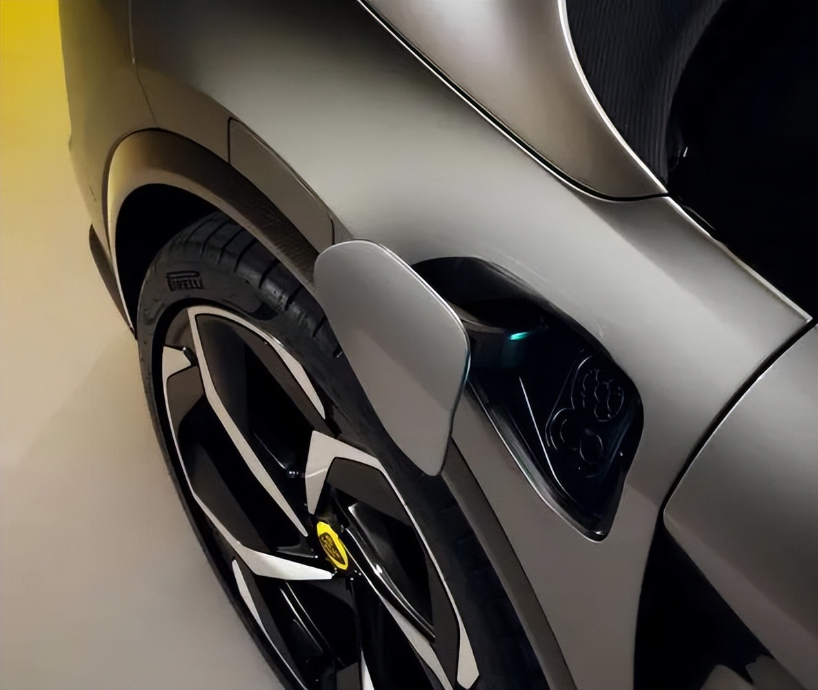 urus前脸,urus的外观