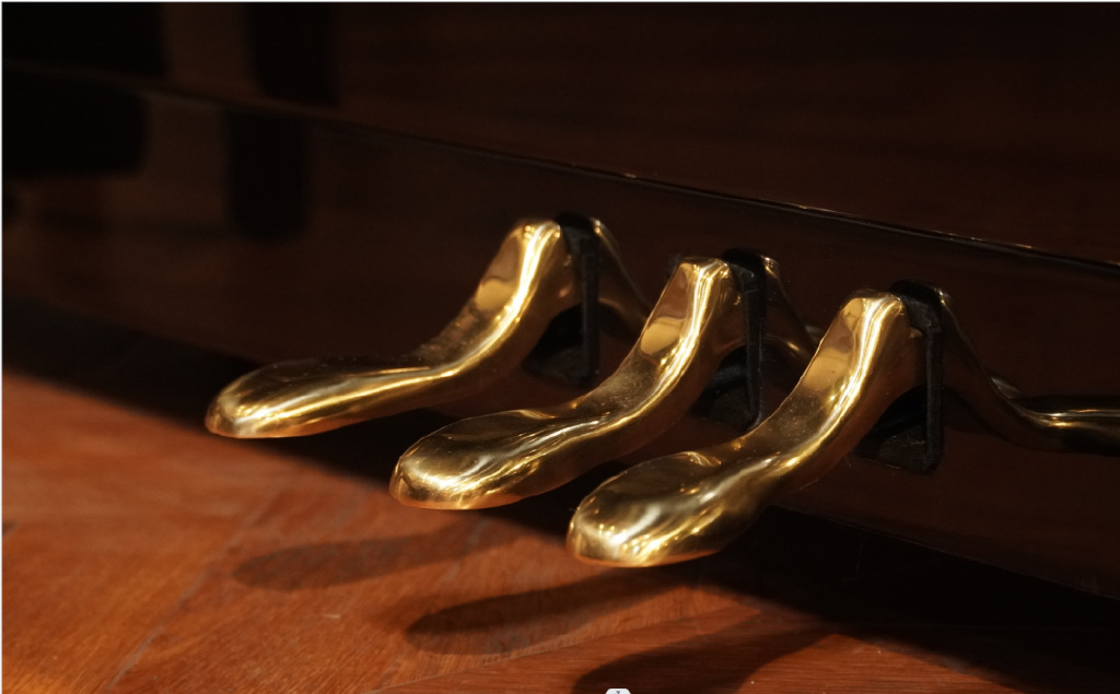 老司机们注意啦，孩子练琴时也需要踩油门