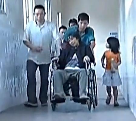 重庆一妇女肚子巨大,女子肚大如球竟是5颗肿瘤