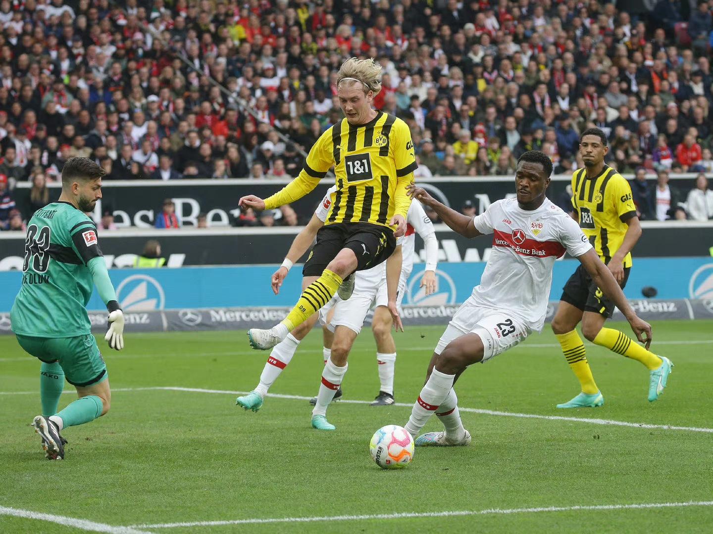 疯狂红单【球与料中转站】维尼休斯边后卫的噩梦德国足球的新巨星