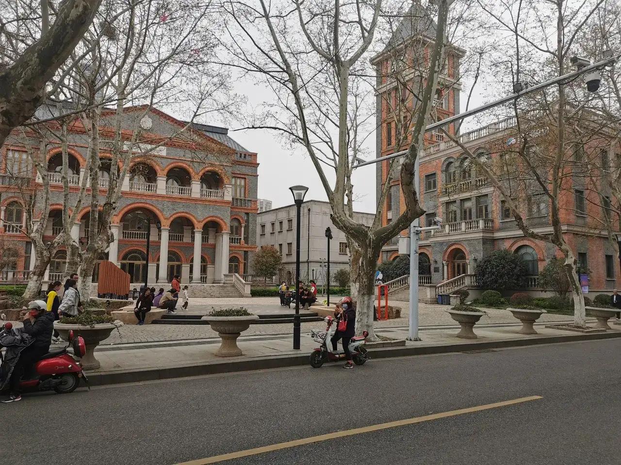 寰愬窞鍒伴噸搴嗗叚鏃ユ父,浠庡緪宸炲幓鏃犻敗鏃呮父