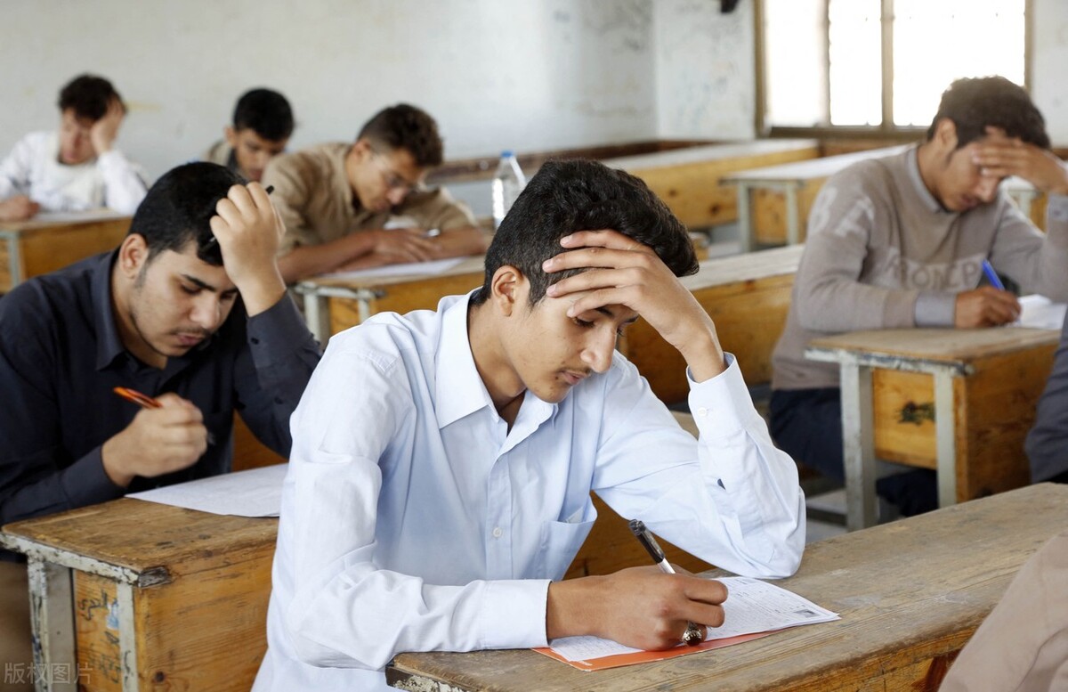 小学生当班长怎么管理学生,年级组长对学校不合理管理怎么办