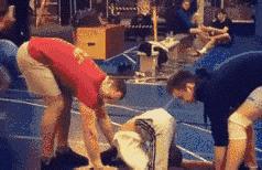 公公给我儿子看病图片,公公陪儿子输液哭了