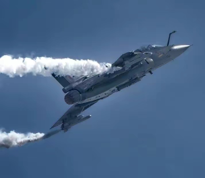 单价8000万美元，印媒：全球都高度关注光辉战机，为何却没人买它