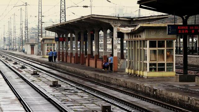 提前15分钟到高铁站来得及吗,提前20分钟到火车站来得及吗