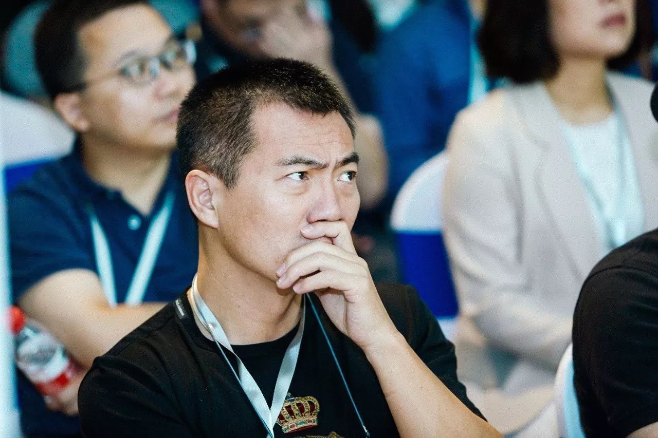 黄健翔离开央视后去哪了,黄健翔退出央视原因