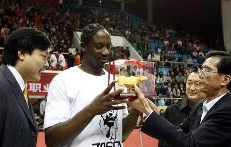 为什么广东队得到那么多球迷支持,广东球迷评价现在广东队