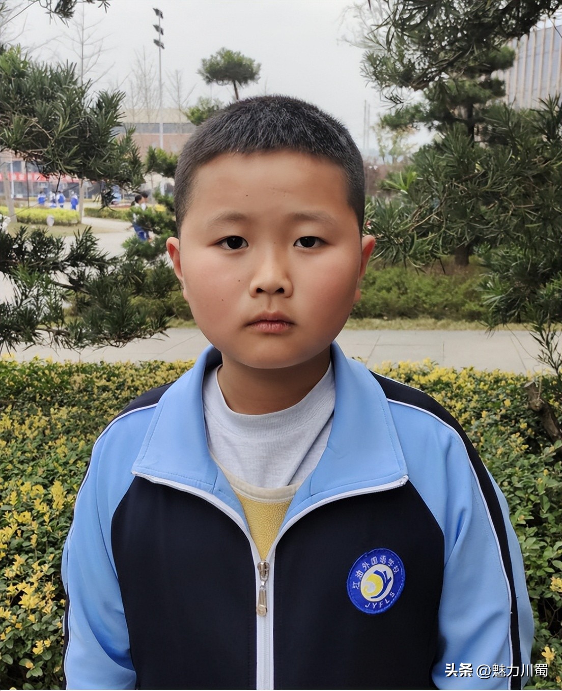 六年级优秀升旗手发言稿,我是升旗手视频