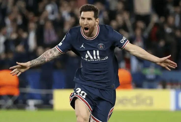 足球巨星侏儒症,从小患侏儒症到成为球星