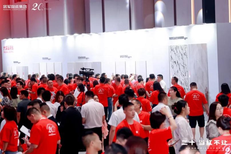 踏上百亿征程，这家陶瓷品牌向“百年企业”进军！