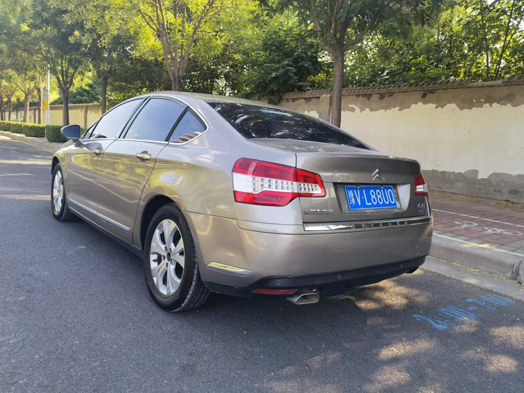 1.6万买一台11年的雪铁龙c5还是2.3排量的，算不算捡漏