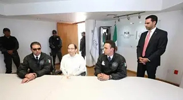 上海小伙成墨西哥毒枭,却未向中国贩毒,密室中成捆美钞垒成高台