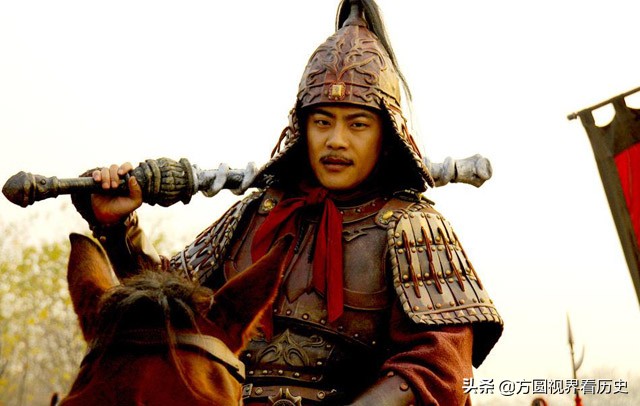 工地挖出骨灰罐，众人敬而远之，员工拿回家养花，十年后成为国宝