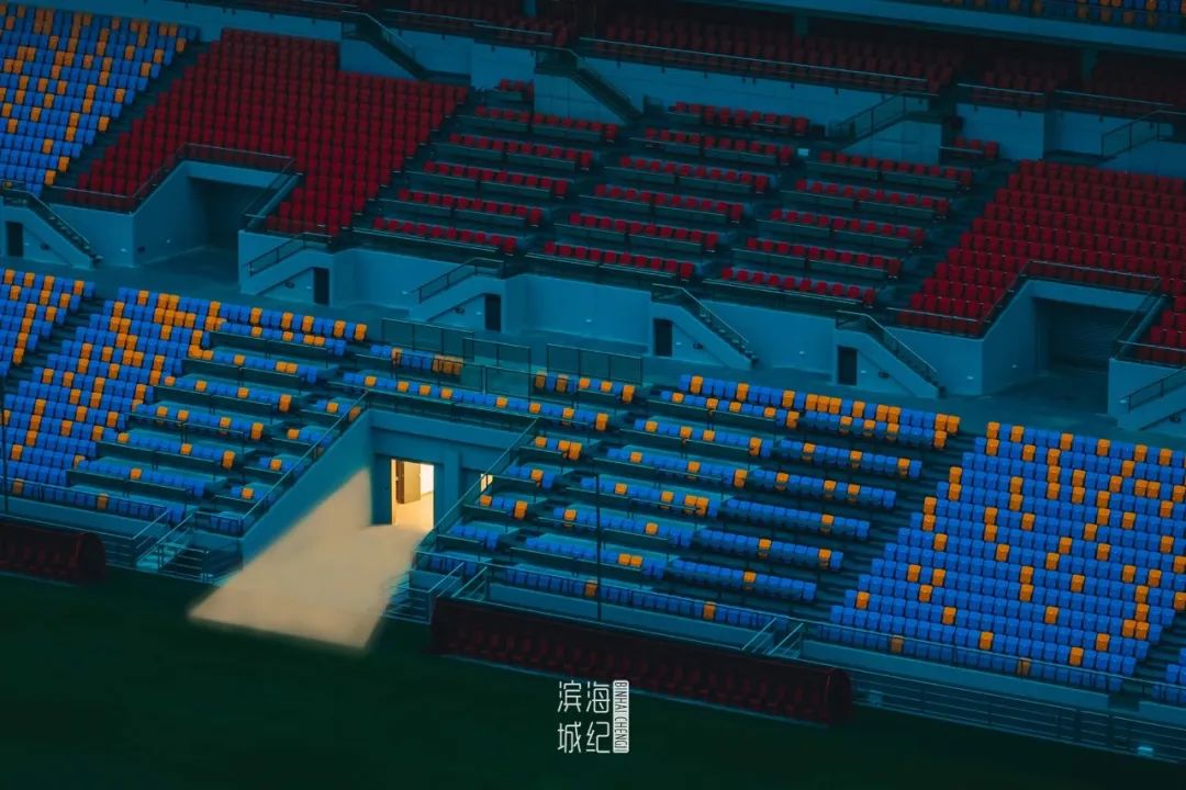 大量游客涌入天津,天津人潮汹涌