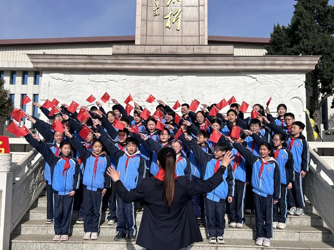 惠文育才学校清明祭扫,清明寄哀思缅怀先烈传承红色基因