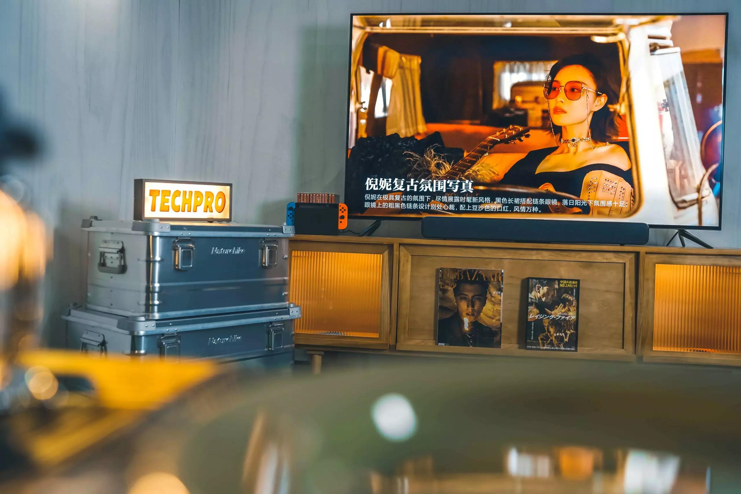 小米6oled55寸电视效果图,居家看电视氛围